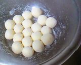 A picture of step 9 of White Chocolate Truffles with Cheese.