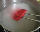 A picture of step 4 of Early Summer Loquat Jello.