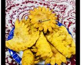 A picture of step 5 of Drooling Khoya puris & halwa puris homemade.