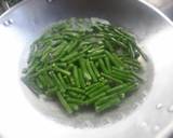 Stir Fried Shrimps with beans and hot basils / Pad Krapao Koong recipe step 1 photo