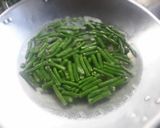 A picture of step 1 of Stir Fried Shrimps with beans and hot basils / Pad Krapao Koong.