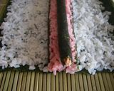 A picture of step 5 of Plum Blossom Sushi Rolls.