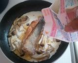 A picture of step 4 of Easy! Butter-Pan-Fried Salmon With Cream Sauce.