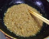 A picture of step 2 of Easy! Tuna Soboro Rice Cake.