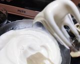 Foto langkah ke 3 dari resep Black Hurricane Chiffon Roll Cake Ketan Hitam.