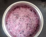 A picture of step 3 of Mulberry Smoothie/Milkshake.