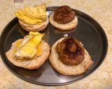 Kolbászos, tojásos, sajtos Pogácsa szendvics (sausage, egg and cheese on a biscuit) recept fázis 7 fotója