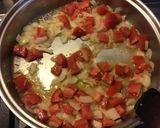 Une image de l'étape 3 de Spaghettis coupés aux sardines tomates et pecorino.