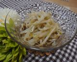 A picture of step 3 of Quintessential Crispness! Parboiled Bean Sprouts and Sesame.