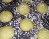Foto langkah ke 5 dari resep Donat pandan overnight soft bun.
