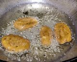 A picture of step 5 of Moong dal pakoda.
