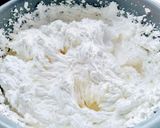 Foto langkah ke 5 dari resep Buttercream (Lembut,Kokoh Dan Tidak Menempel Di Lidah).