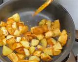 A picture of step 1 of Masly wale roasted Aalo.