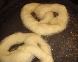 A picture of step 9 of Soft Pretzels.