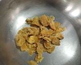 A picture of step 3 of Til Peanut chikki.