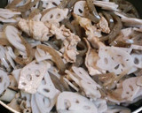 A picture of step 4 of Pork and Lotus Root Shigure Stew.
