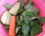 Foto langkah ke 1 dari resep 121. Sayur Bening Bayam Wortel Labu Siam.