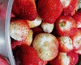 صورة لخطوة 1 من وصفة 🦋🍓 تفريز الفروالة على طريقة ريحانه الجنة 🍓🦋