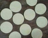 पानीपूरी (गोलगप्पे)(pani puri golgappe recepie in hindi) रेसिपी चरण 2 फोटो
