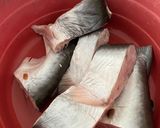 Gambar langkah 1 resipi Patin Temerloh goreng.