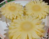 A picture of step 1 of Pineapple sandwich.