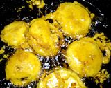 A picture of step 3 of Baingan Ky Pakoray.
