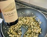 Foto del paso 3 de la receta: Arroz carnaroli con hinojo silvestre y salmón