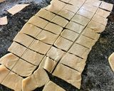 Foto del paso 3 de la receta: Fideos moñitos casero o farfalle