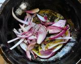 A picture of step 5 of Dharosh Shorshe Chicken / Okra Chicken in Mustard / Bhindi Chicken in Mustard.