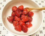 A picture of step 2 of Diet-Friendly Easy Strawberry & Tofu Pudding for Doll's Festival.