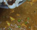 A picture of step 5 of Khoya mater paneer.