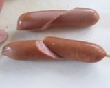 A picture of step 1 of Laughing Sausage Aliens From Outer Space.