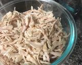 Foto del paso 1 de la receta: Bollitos de pollo desmenuzado