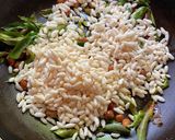 A picture of step 3 of Maharashtrian Bhadang.