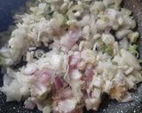 Foto langkah ke 2 dari resep Sup Ayam Jamur.