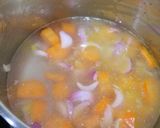 A picture of step 3 of Orange carrot soup.