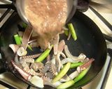 A picture of step 5 of Chunky Squid Stir-Fry.