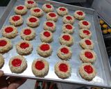 Foto langkah ke 5 dari resep Thumbprint cookies.