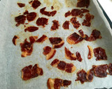 Foto del paso 4 de la receta: Vieira sobre parmentier de alcachofa, con cebolla caramelizada y crujiente de ibérico