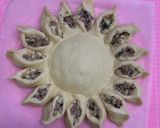 Hình bước làm 3 của món Bánh nhân thịt phomai