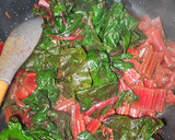 Foto del paso 5 de la receta: Acelgas rojas al ajillo