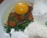 Foto langkah ke 2 dari resep Martabak mie simple favorite.