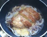 A picture of step 3 of Pork Cutlet Rice Bowl Using Mentsuyu.