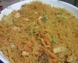 Foto langkah ke 10 dari resep Bihun goreng bakso.