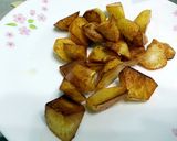 A picture of step 2 of Fried Chicken With Potato And Leek In Ginger Sauce.