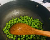 A picture of step 1 of Green Peas Paratha.