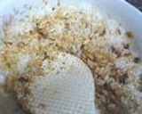 A picture of step 2 of Easy Broiled Onigiri with Bonito Flakes and Cheese.