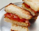 A picture of step 4 of Tomato Toast Sandwich !!.