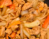 Foto del paso 3 de la receta: Jueves de pavita.... saltada!!