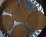 A picture of step 2 of Manchurian masala mini khakhra.